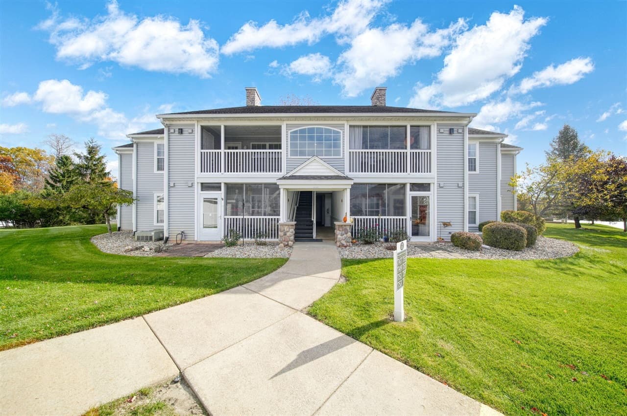 759 W Barrington Circle