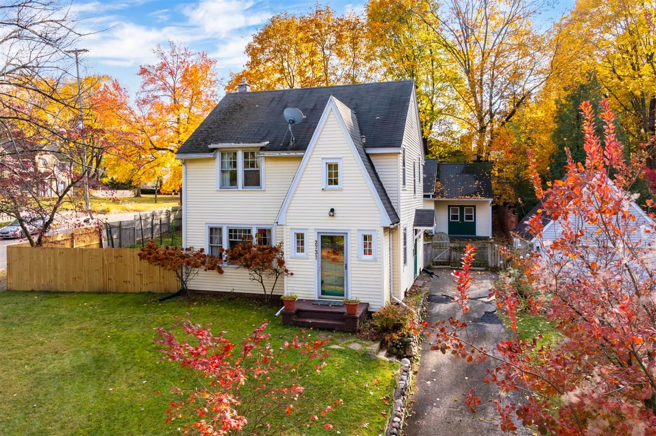 2731 Bronson Boulevard