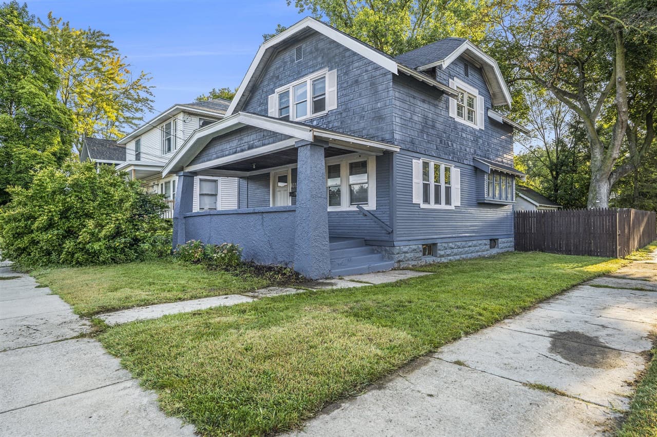 1032 Lafayette Avenue