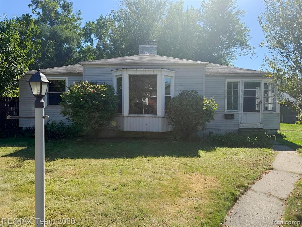 15240 Crescentwood Avenue