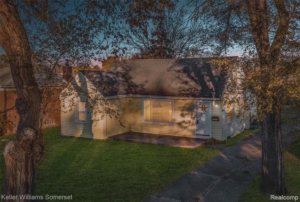 24746 CUNNINGHAM Avenue