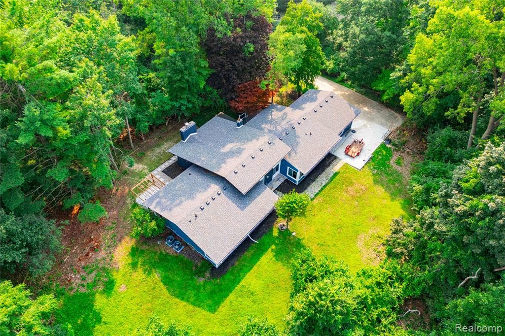 5815 Bloomfield Glens Road