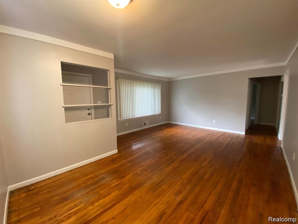 20609 Westhampton Avenue