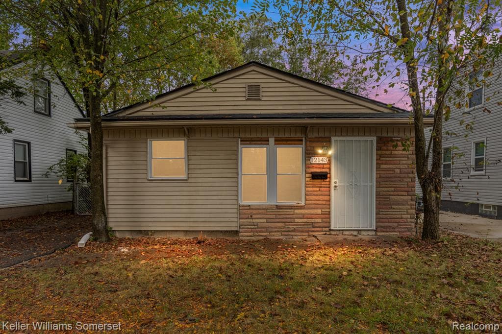 12143 Evergreen Avenue