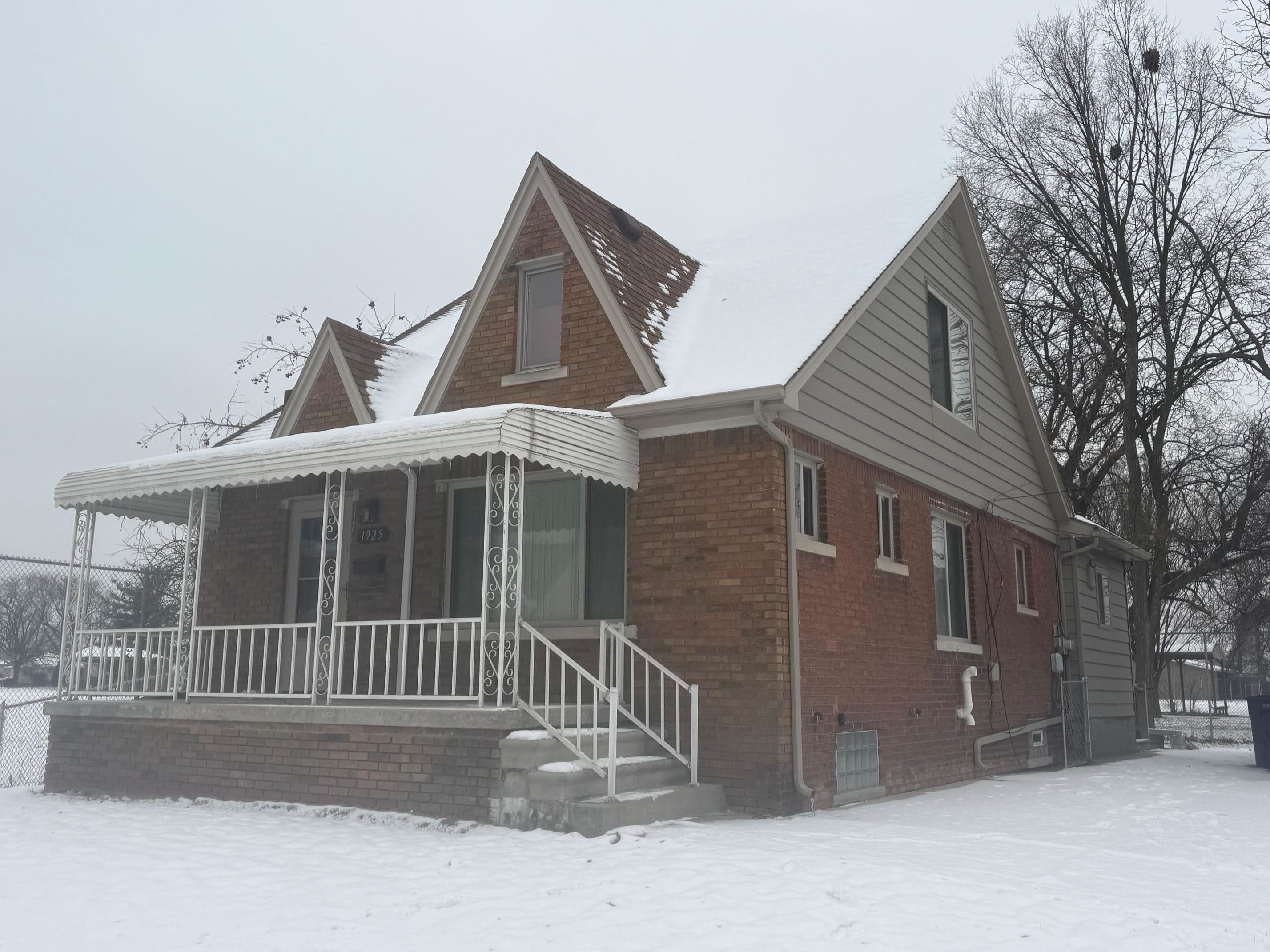 1925 ANNE Avenue