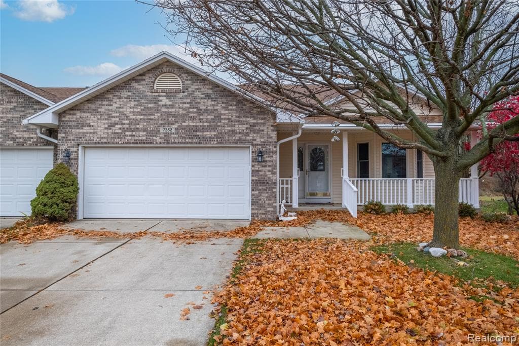 7352 Cross Creek Drive