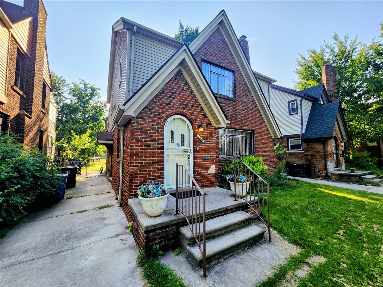 4489 Kensington Avenue