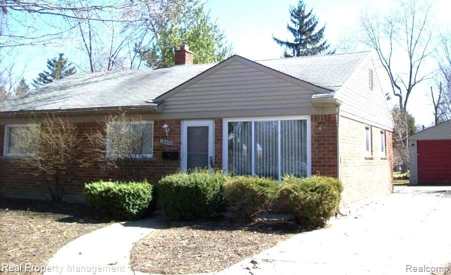 28426 Sutherland Street