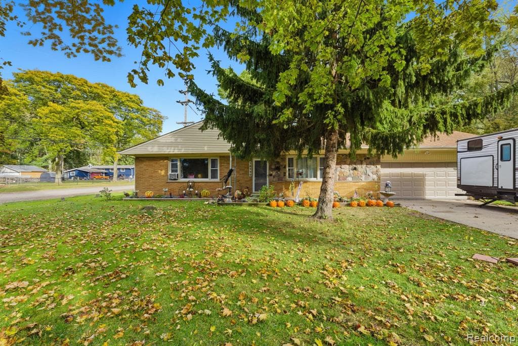 38990 Lanse Creuse Street