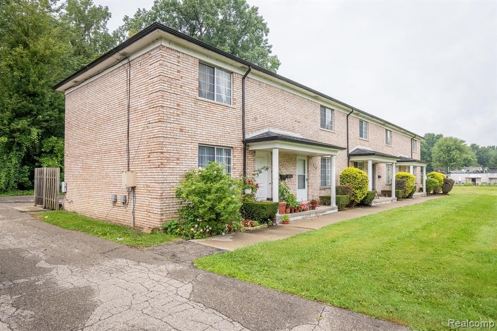 37104 JEFFERSON Avenue