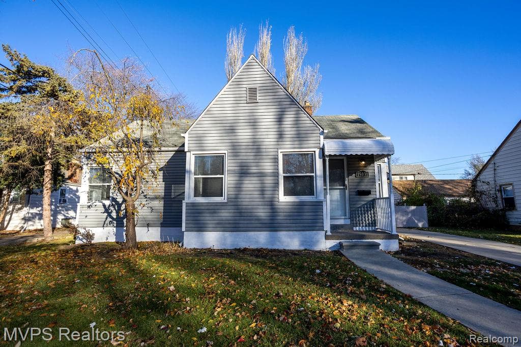 15031 Crescentwood Avenue