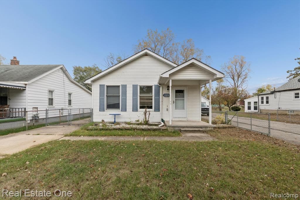 35833 Farragut Avenue