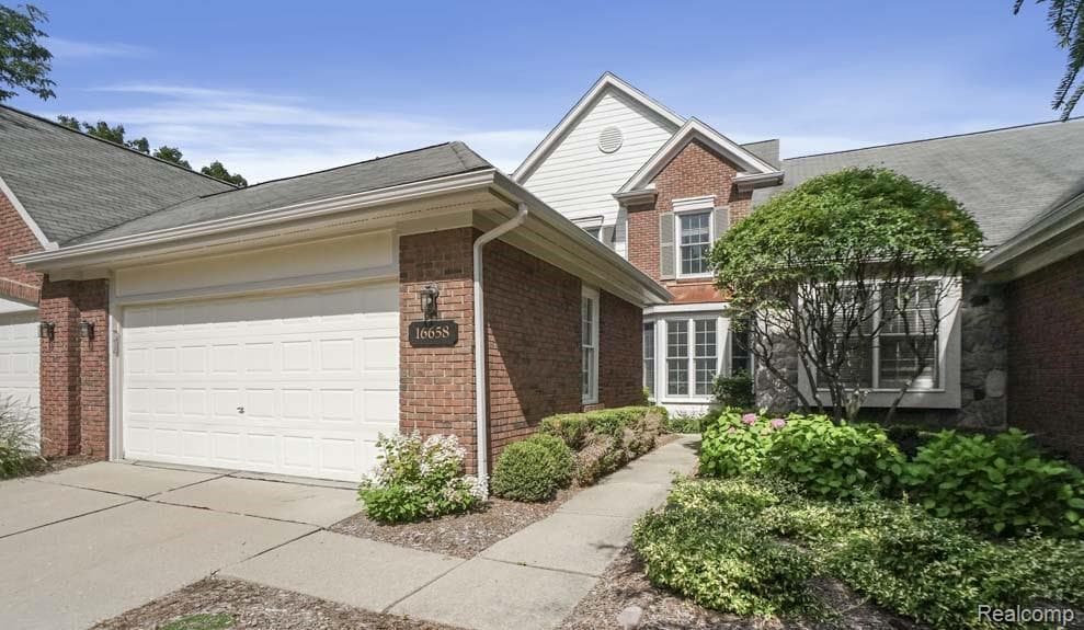 16658 Country Knoll Drive