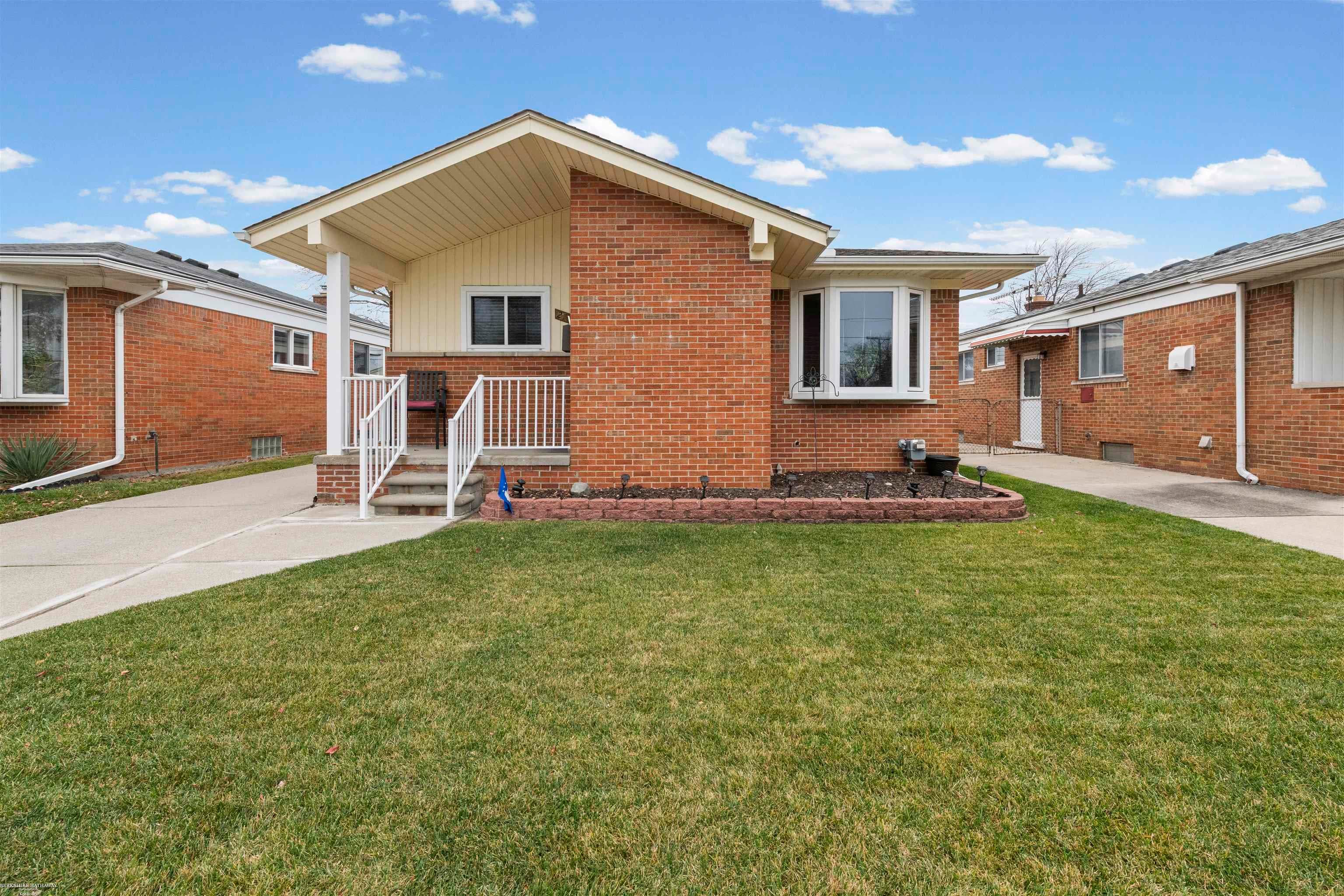 27605 Princeton Street