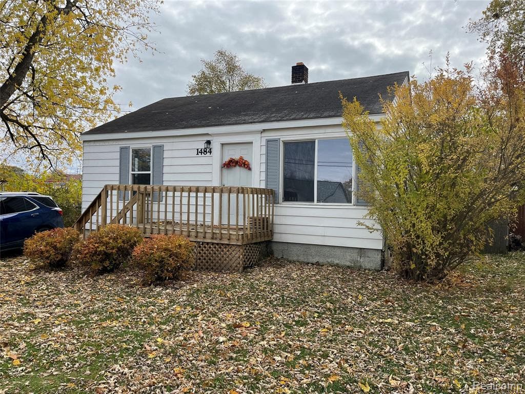 1484 E McLean Avenue