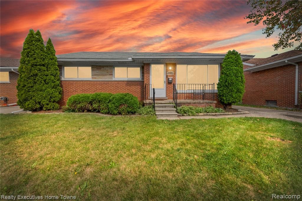 22725 Amherst Street