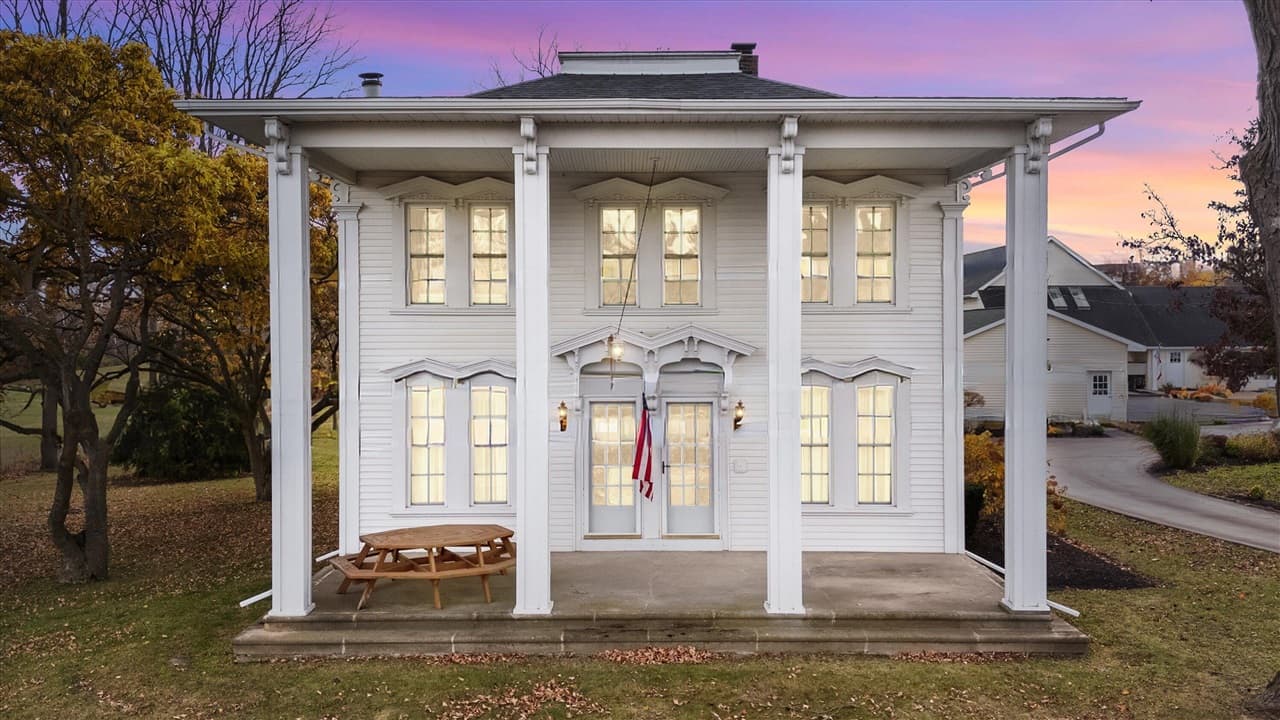 48525 Eight Mile Road