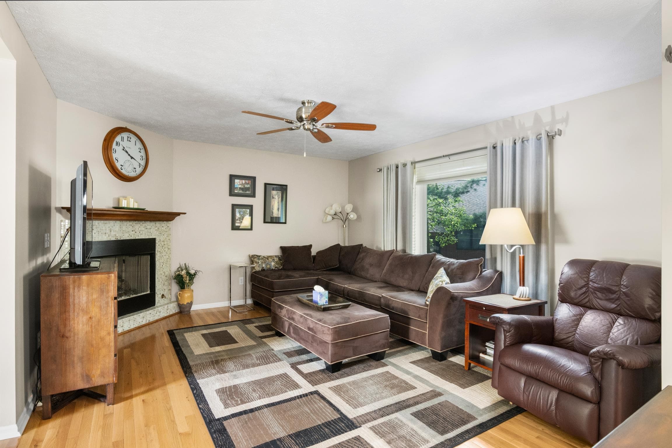 3951 Sherwood Forest Drive