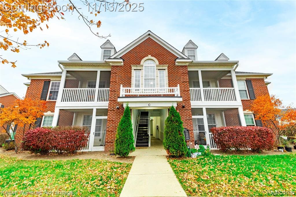 921 E Summerfield Glen Circle