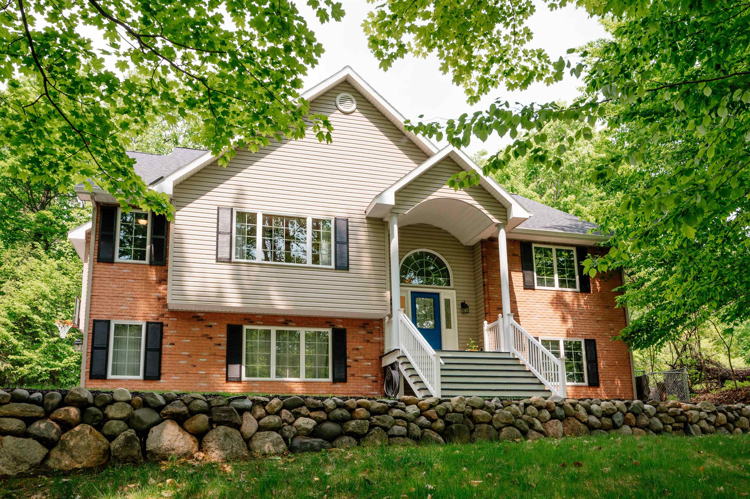 9639 E Walkabout Lane