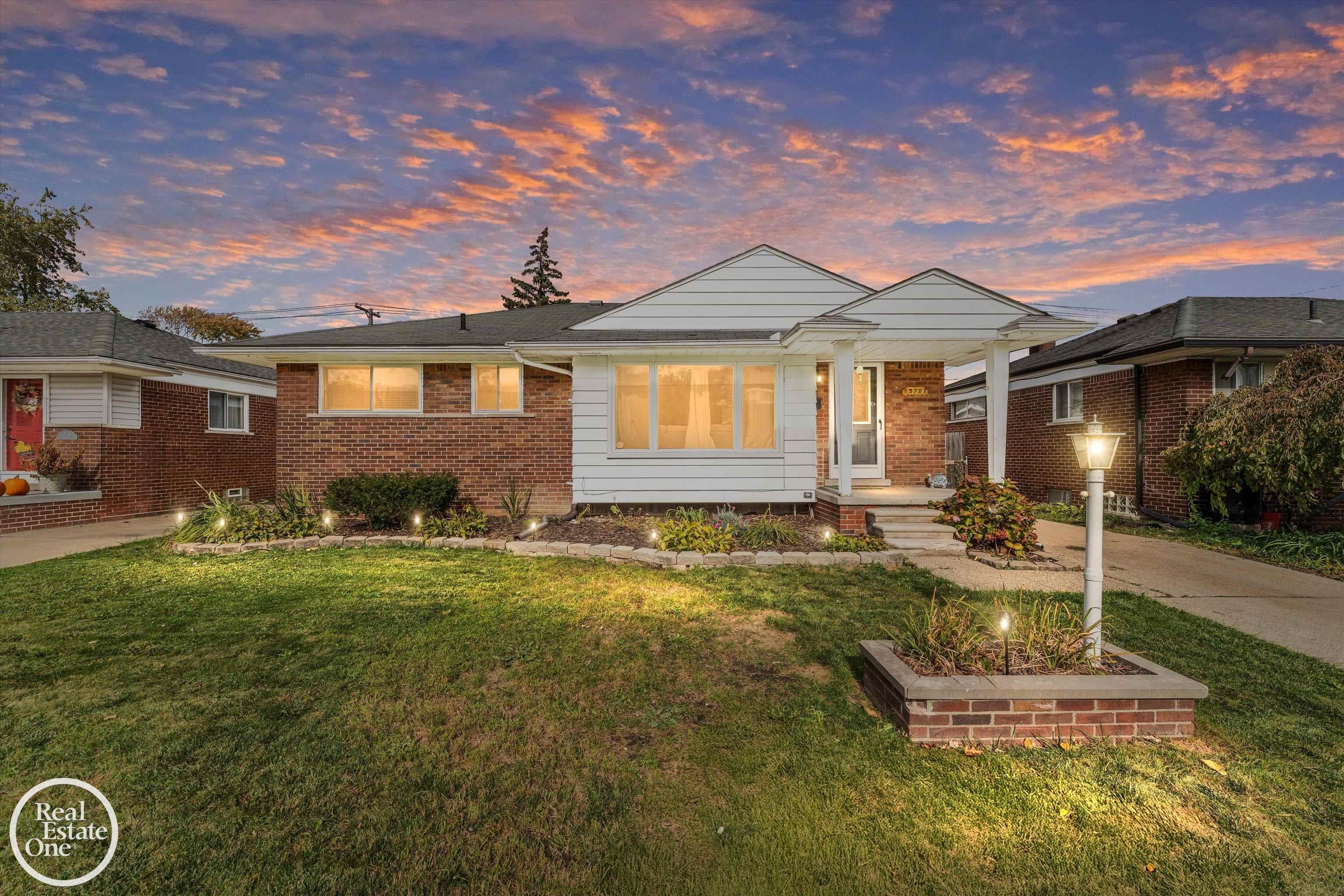 19707 Sunnyside Street