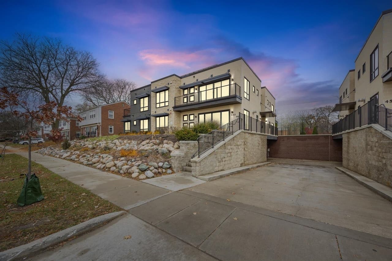 462 W Stadium Boulevard