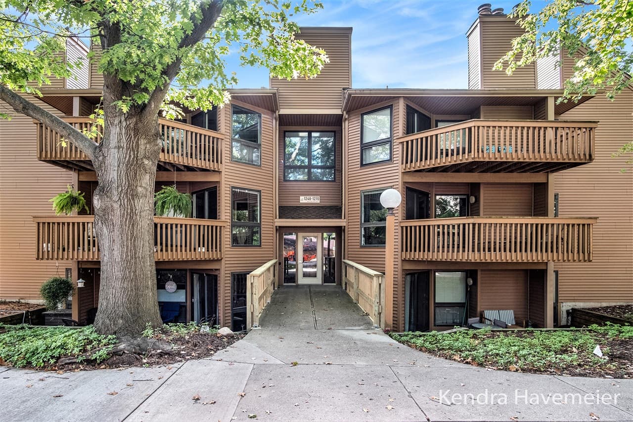 1270 Hillburn Avenue