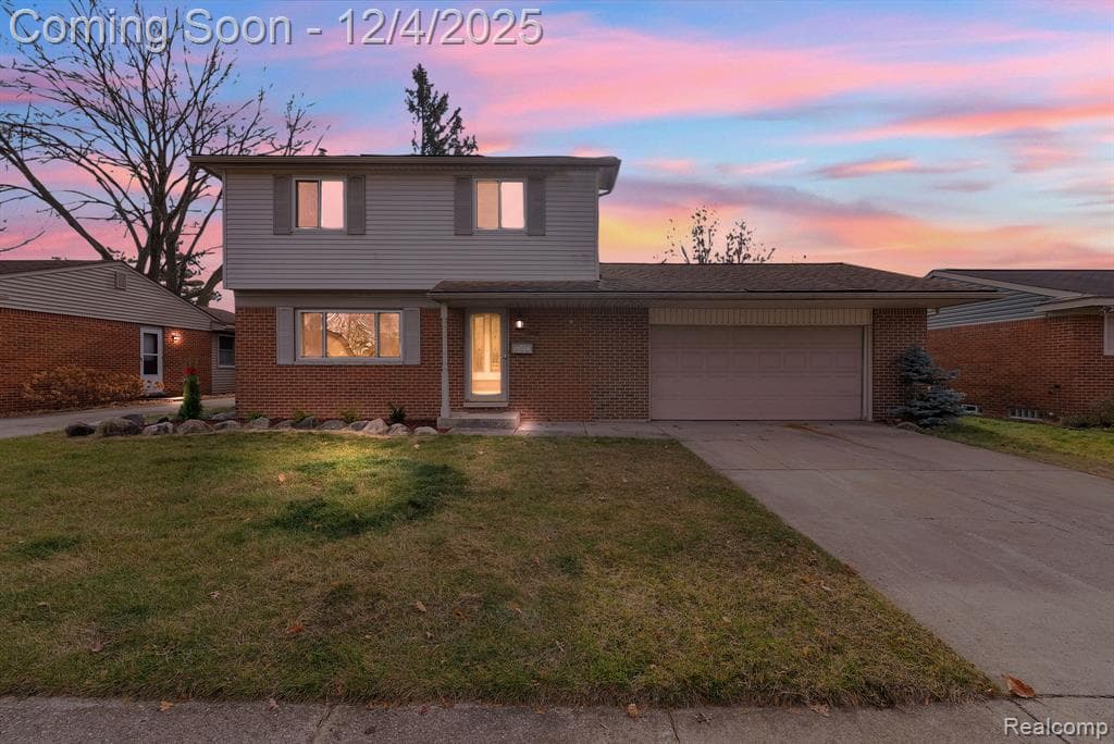 40585 Pinetree Drive