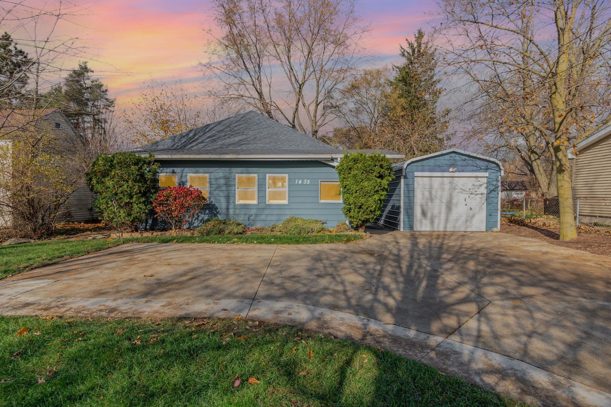 1435 E Broadway Street