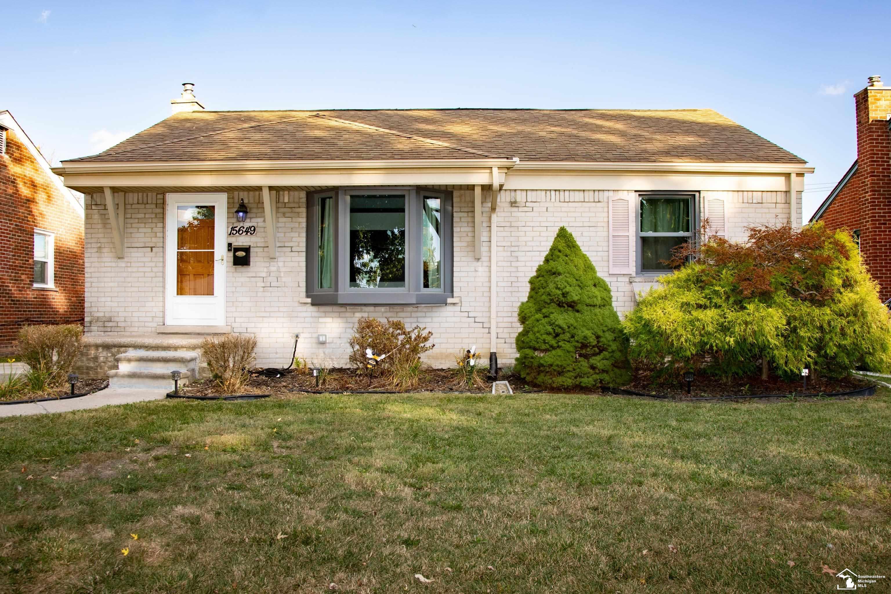 15649 Churchill Street