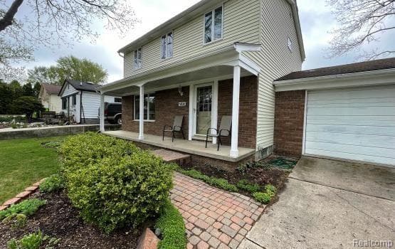 2145 Lakeshire Drive