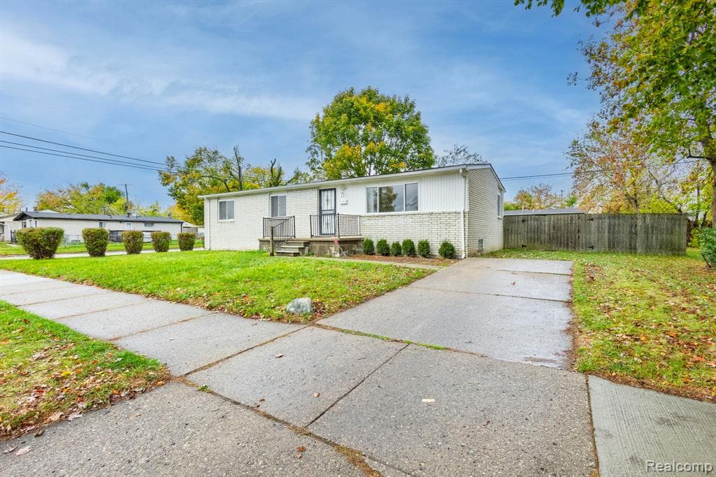 167 N Broadway Street