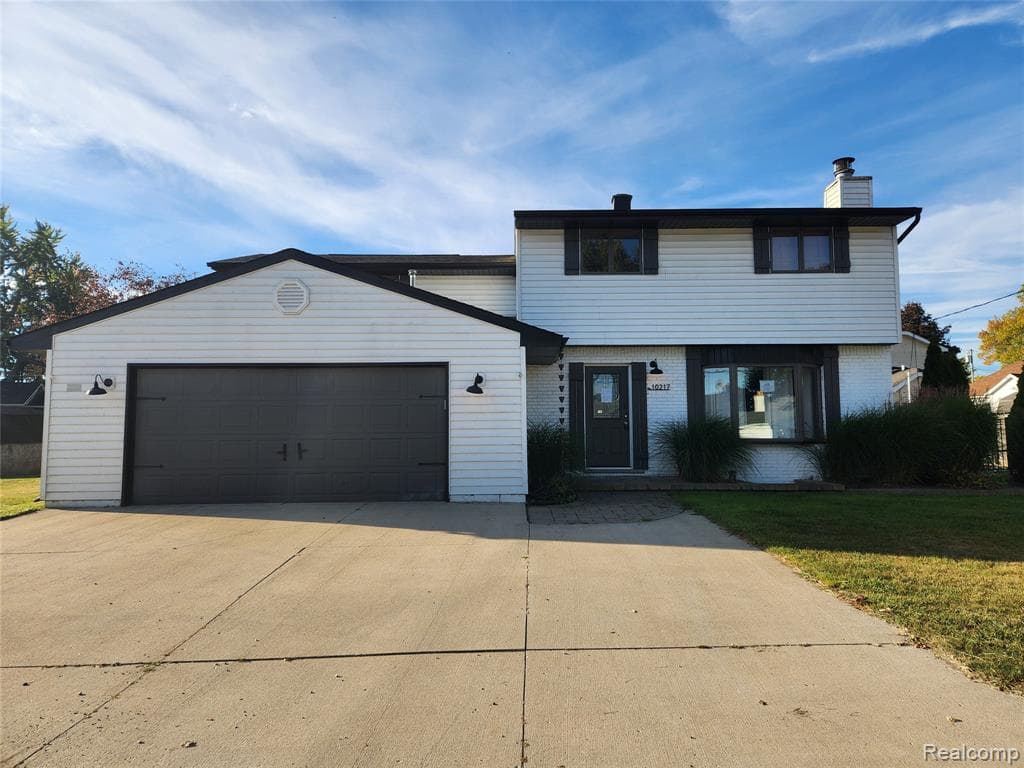 10217 Lakeside Drive