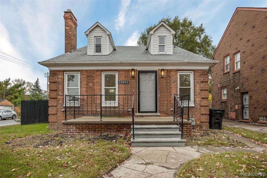 16652 Mendota Street