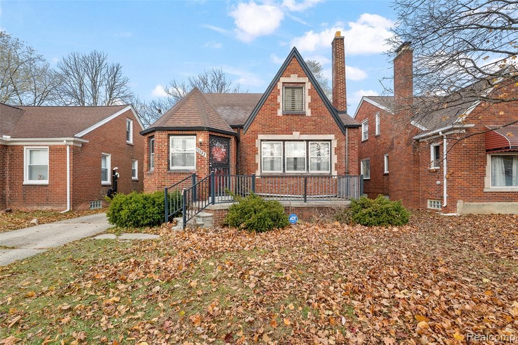 11123 Wayburn Street