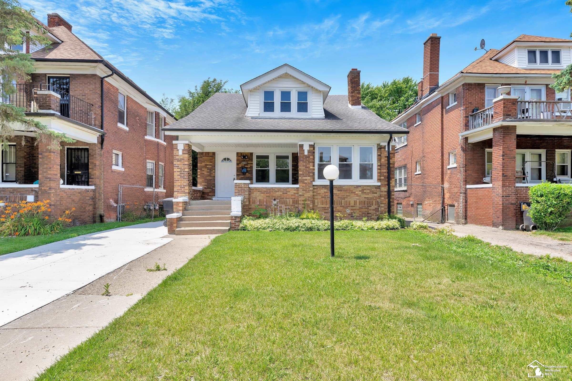 2651 Lakewood Street