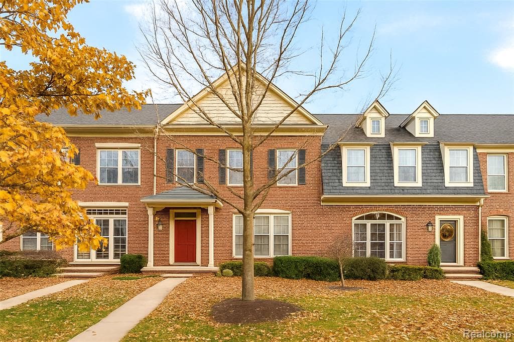 1284 W CRYSTAL Circle