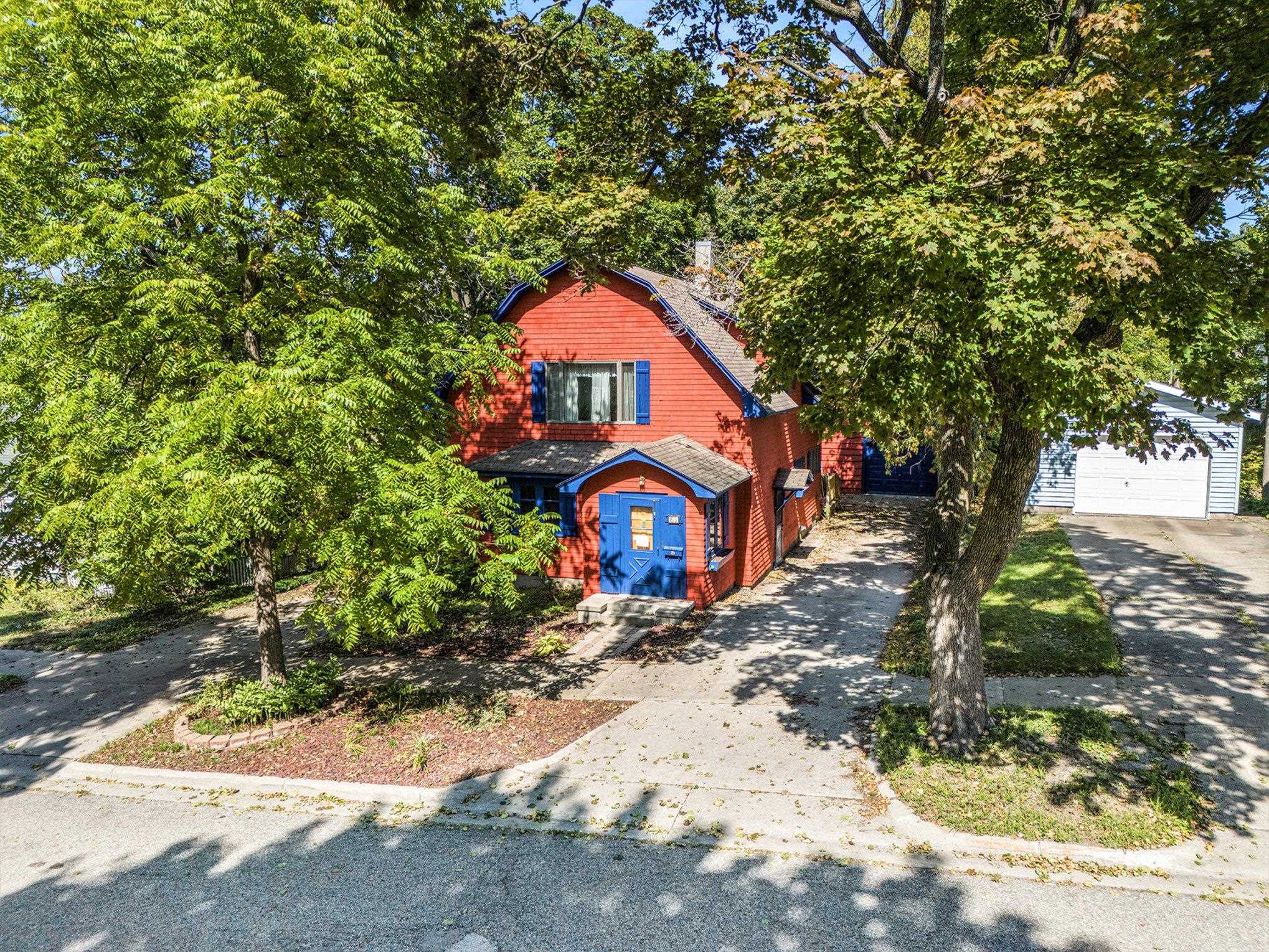 211 E Division Street