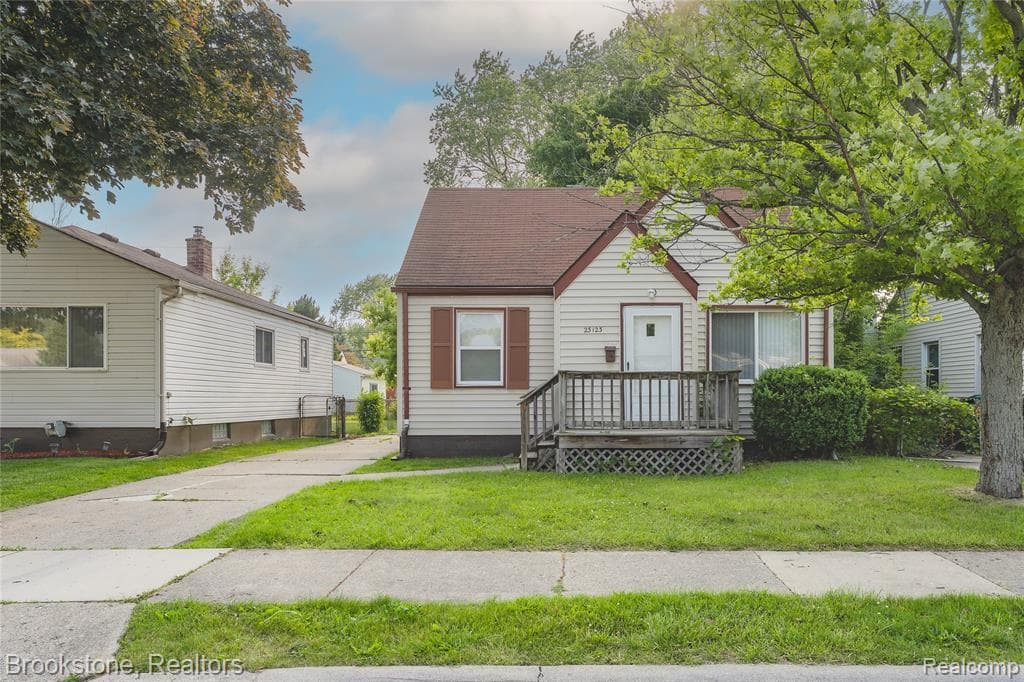 23123 Lambrecht Avenue