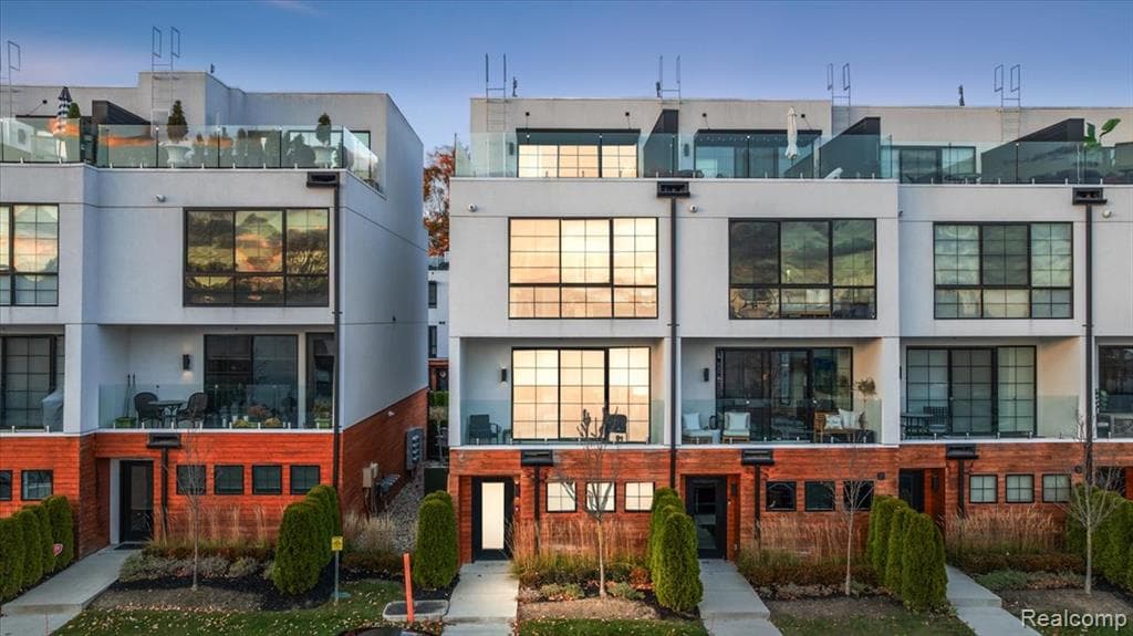 533 E Harrison Avenue 41