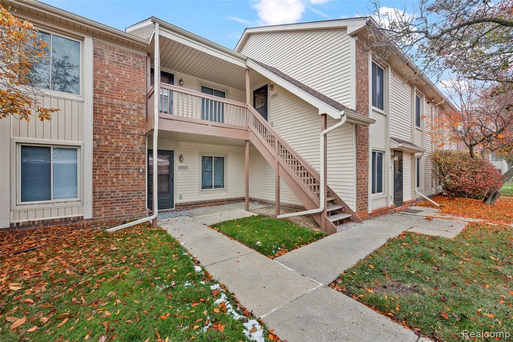 17915 Phyllis Street