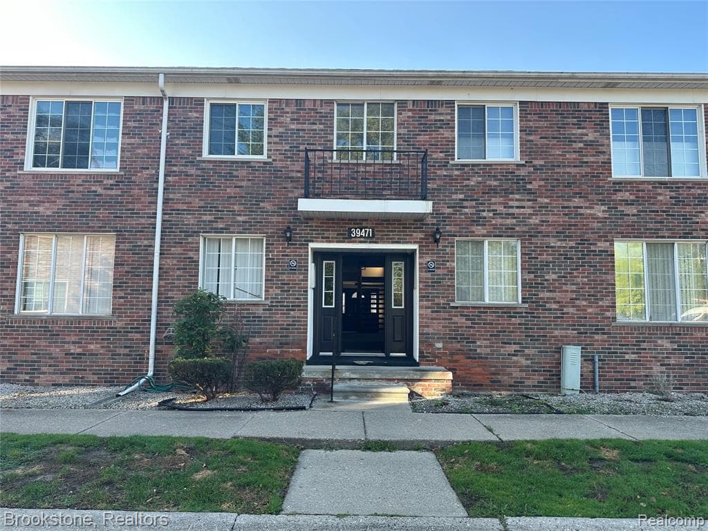 39471 Van Dyke Avenue