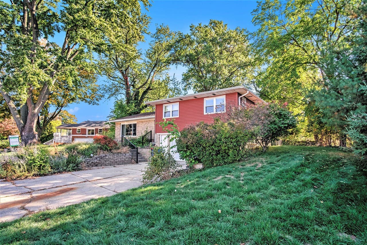 736 Shawmut Boulevard