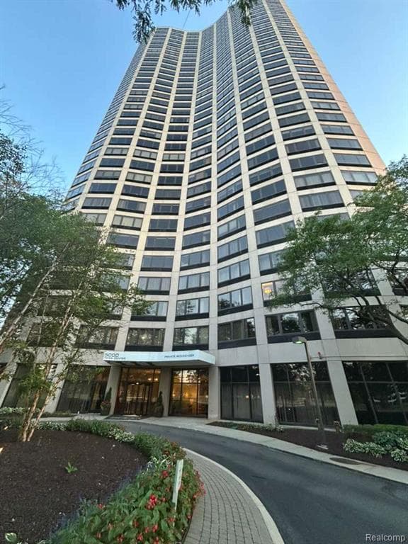 5000 Town Center 2405