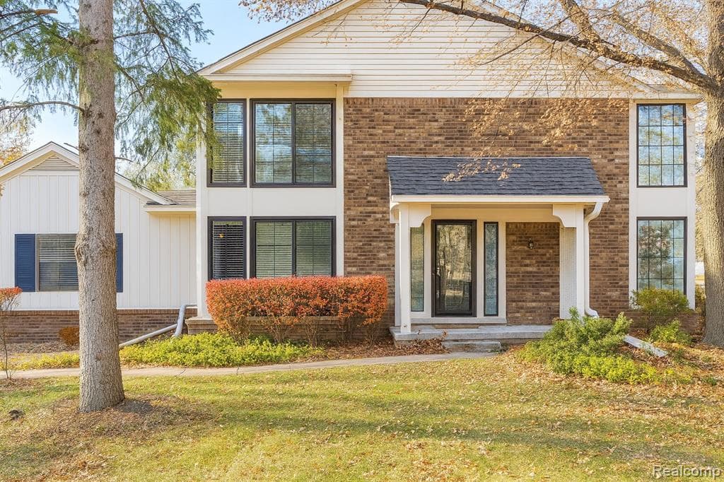 7174 Creeks Crossing Crossing