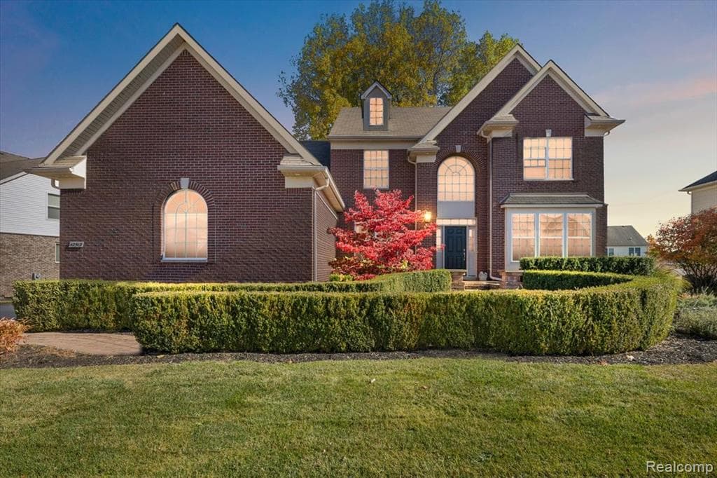 42512 Beechwood Drive