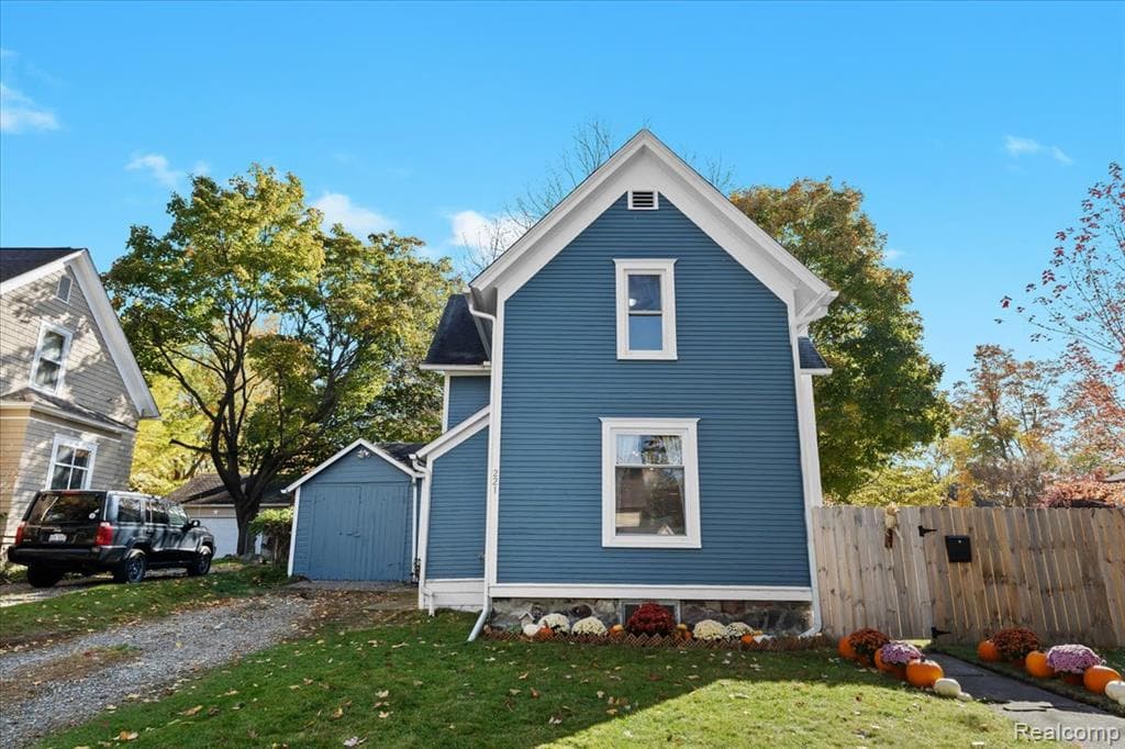 221 S Barnard Street