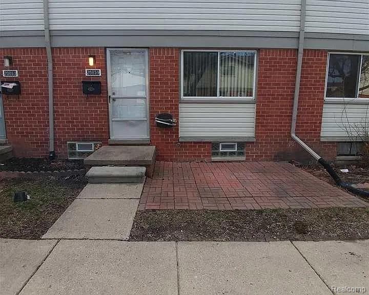 20859 Washington Street