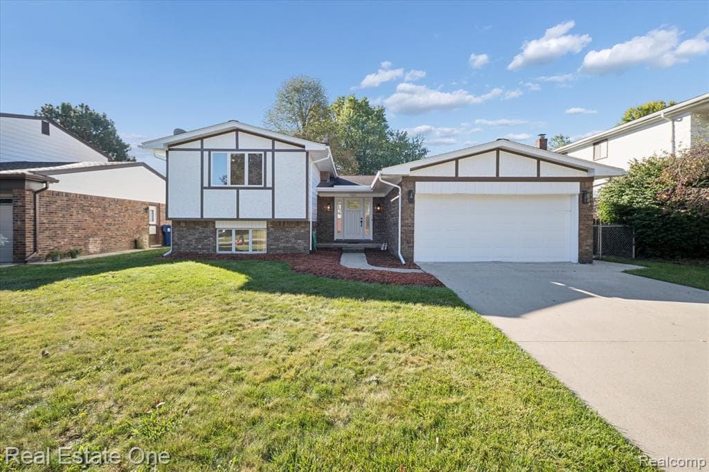 43051 Fernwood Street