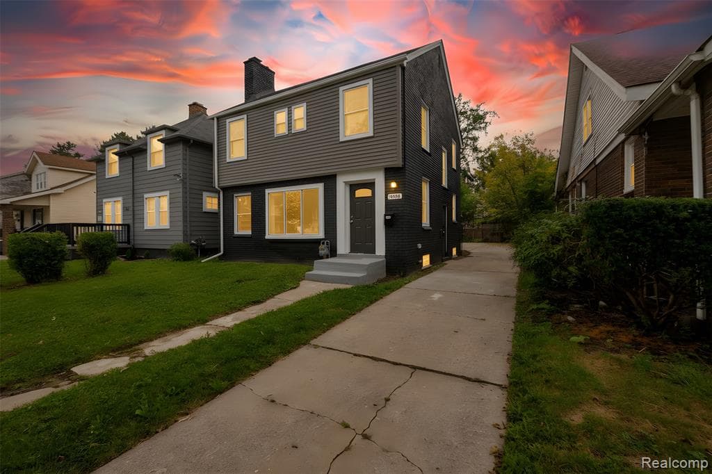 3636 Buckingham Avenue